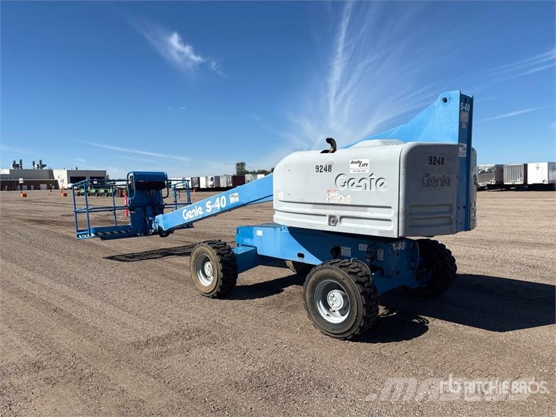 Genie S-40 4WD Diesel Telescopic Boom Lift Teleskopbühnen