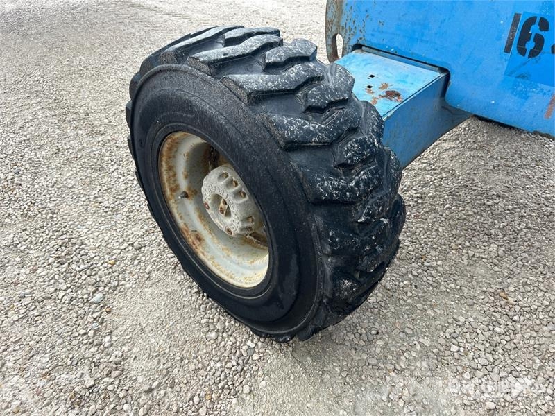 Genie S-40 4WD Dual Fuel Telescopic Boom Lift Teleszkópos emelők