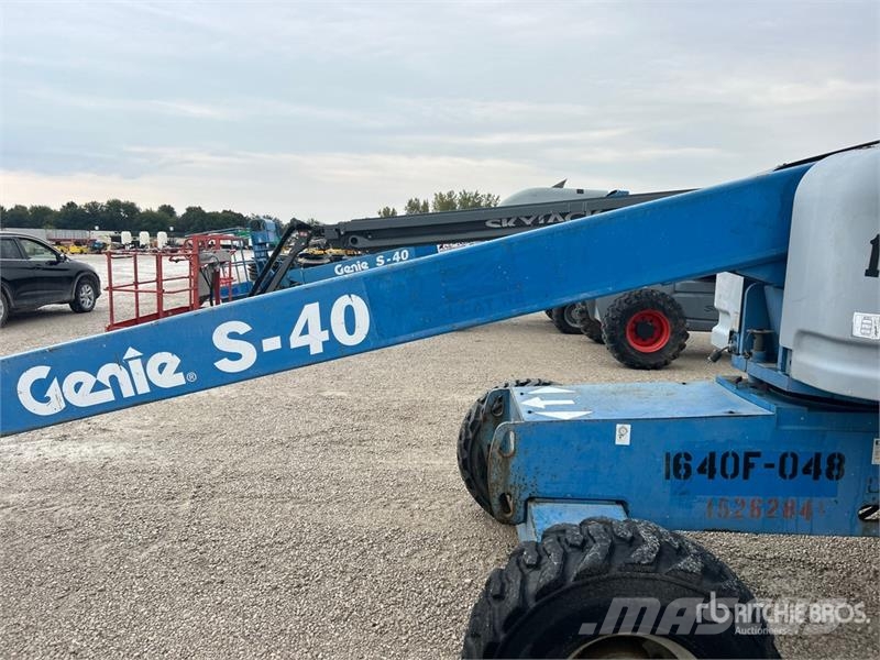 Genie S-40 4WD Dual Fuel Telescopic Boom Lift Teleszkópos emelők