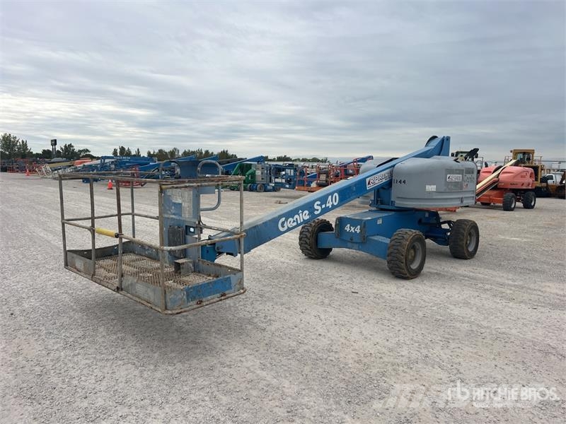 Genie S-40 4WD Dual Fuel Telescopic Boom Lift Nacelles télescopiques