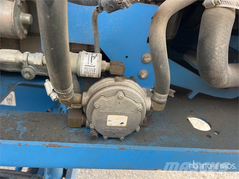 Genie S-40 4WD Dual Fuel Telescopic Boom Lift Nacelles télescopiques