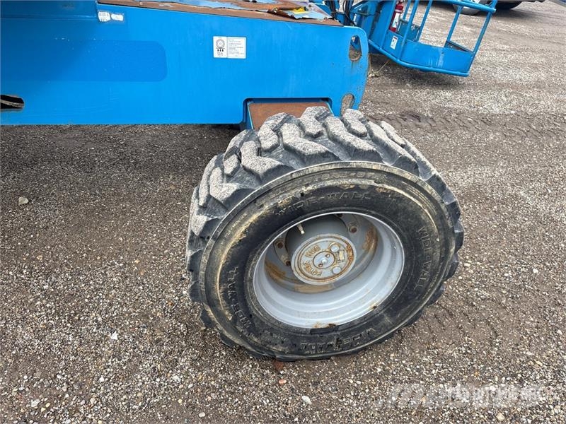Genie S-40 4WD Dual Fuel Telescopic Boom Lift Teleskopiskie pacēlāji