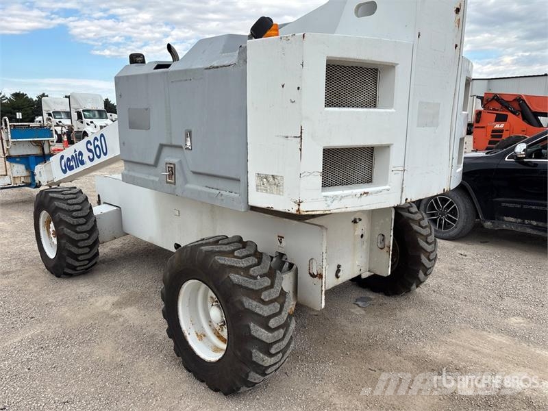 Genie S-60 2WD Diesel Telescopic Boom Lift Nacelles télescopiques