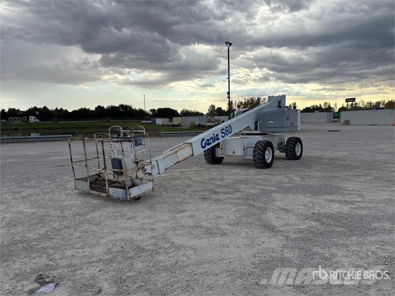 Genie S-60 2WD Diesel Telescopic Boom Lift Nacelles télescopiques
