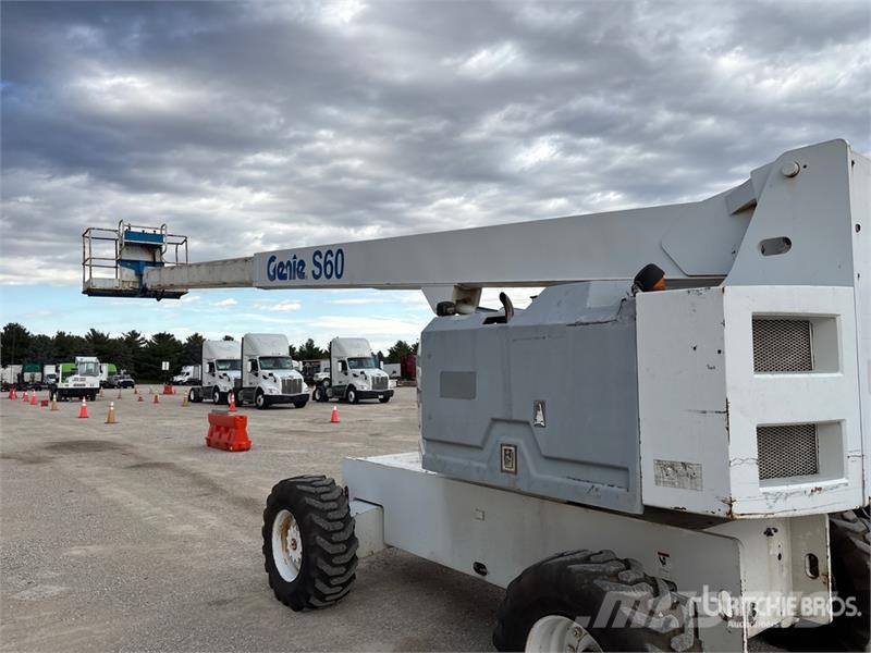 Genie S-60 2WD Diesel Telescopic Boom Lift Nacelles télescopiques