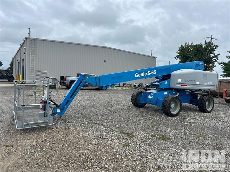 Genie S-65 Telescopic boom lifts