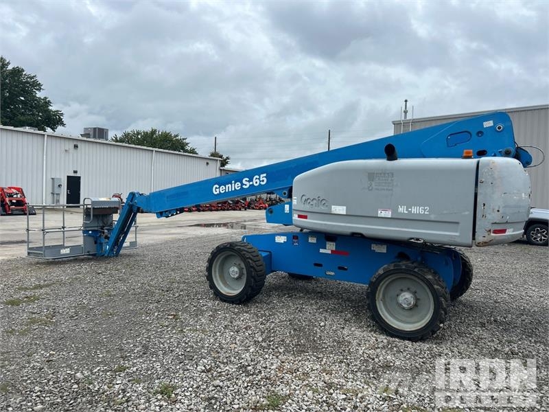 Genie S-65 Telescopic boom lifts