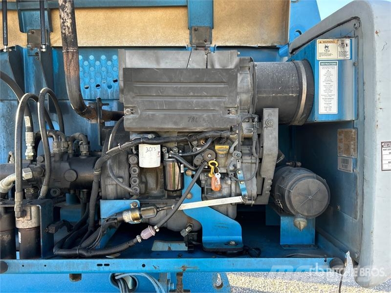 Genie S-65 4WD Diesel Telescopic Boom Lift ブームリフト　直伸型