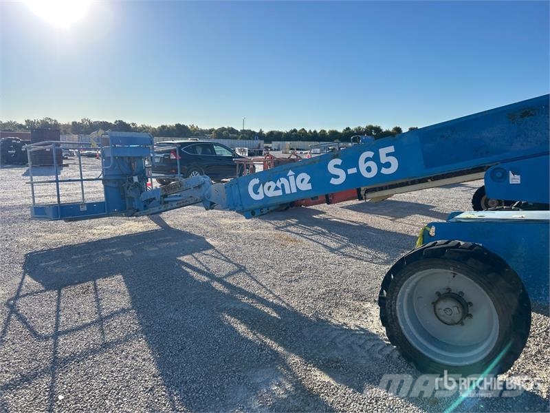 Genie S-65 4WD Diesel Telescopic Boom Lift ブームリフト　直伸型