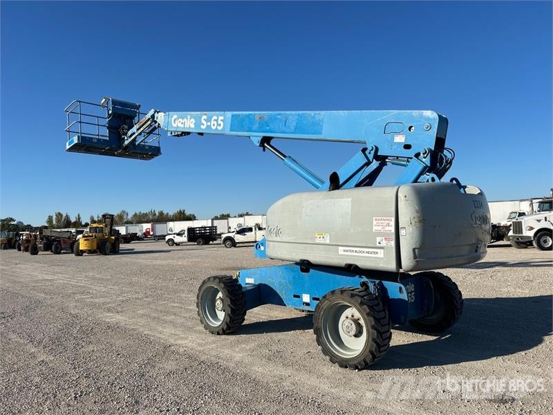 Genie S-65 4WD Diesel Telescopic Boom Lift ブームリフト　直伸型