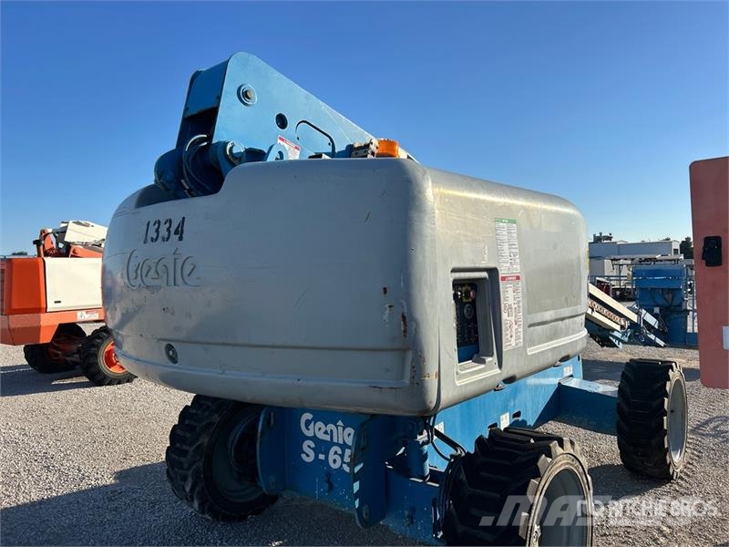 Genie S-65 4WD Diesel Telescopic Boom Lift ブームリフト　直伸型
