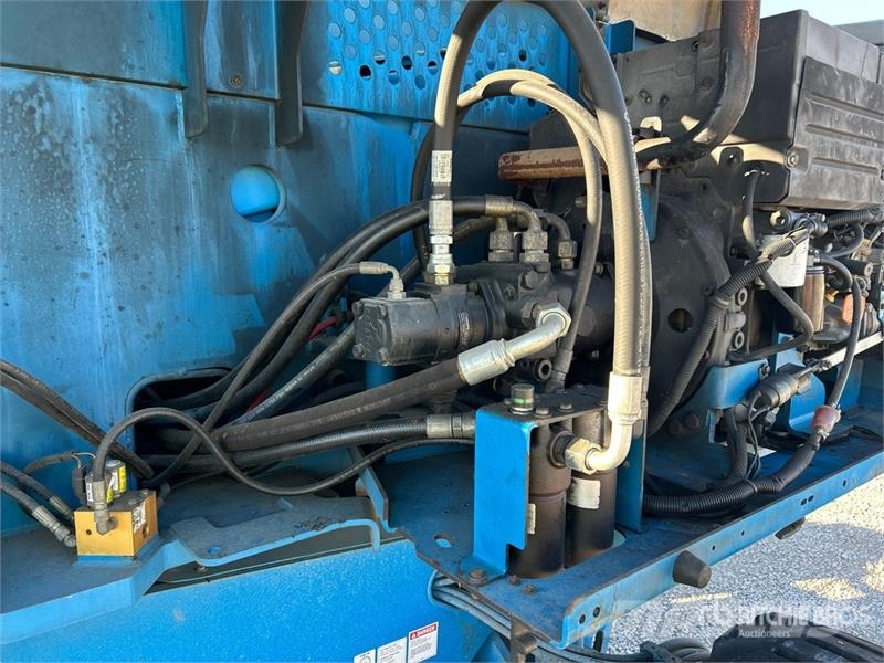 Genie S-65 4WD Diesel Telescopic Boom Lift ブームリフト　直伸型