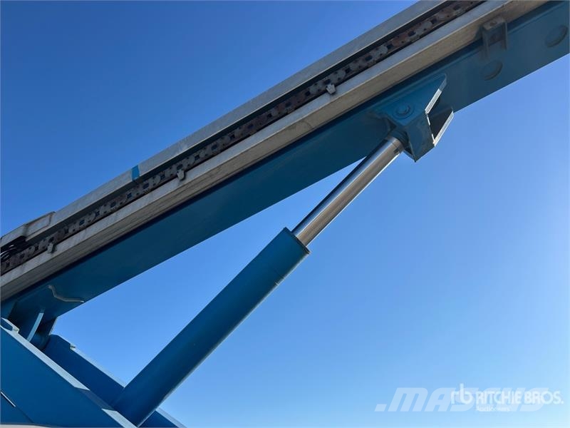 Genie S-65 4WD Diesel Telescopic Boom Lift ブームリフト　直伸型