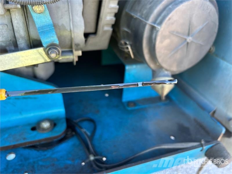Genie S-65 4WD Diesel Telescopic Boom Lift ブームリフト　直伸型