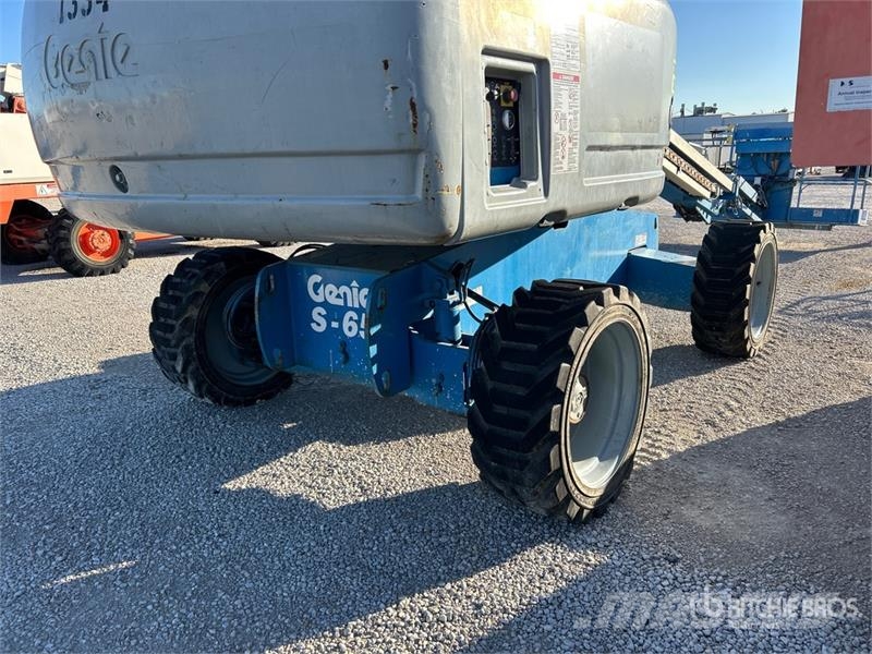 Genie S-65 4WD Diesel Telescopic Boom Lift ブームリフト　直伸型