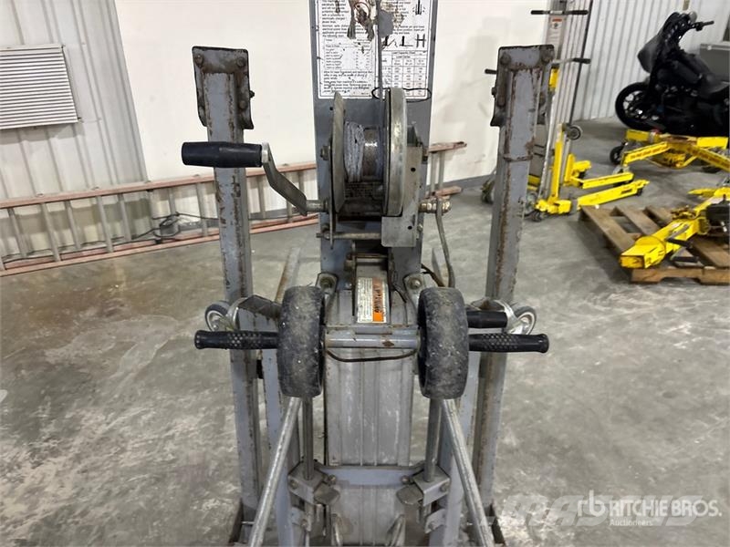 Genie SLC-24 Material Hoist Montacargas y elevadores de material