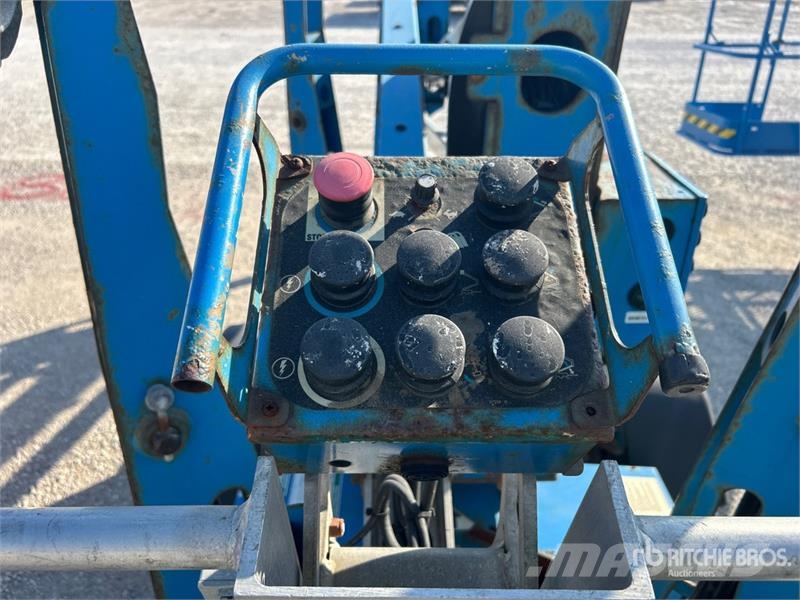 Genie TZ-34/20 Towable Lift Vlečne dvižne ploščadi