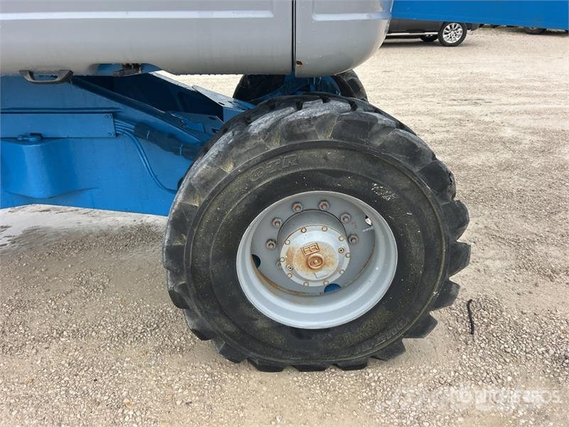 Genie Z-135 4WD Diesel Articulating Boom Lift Strēles pacēlāji
