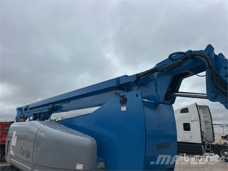 Genie Z-135 4WD Diesel Articulating Boom Lift Strēles pacēlāji