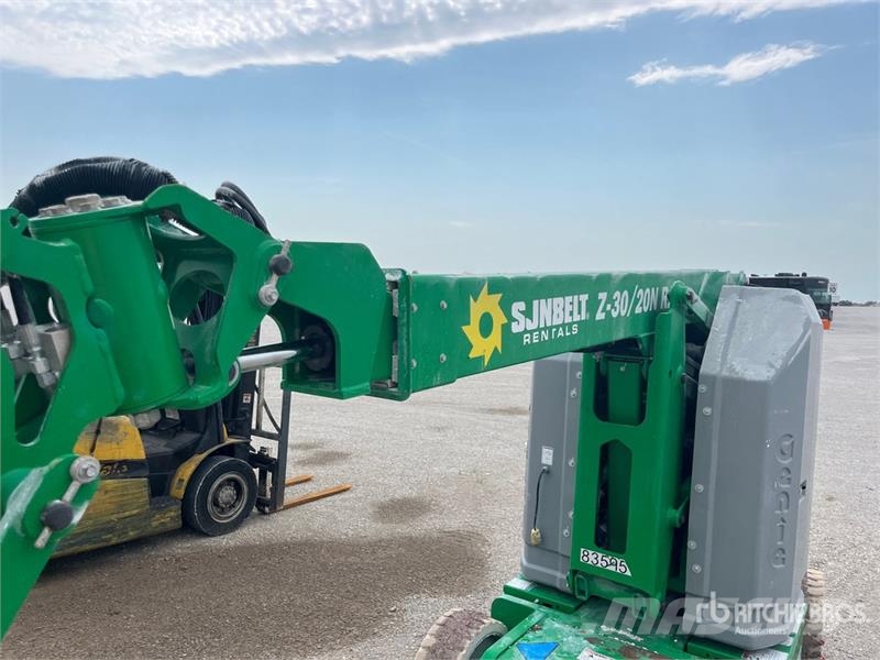 Genie Z-30/20N RJ 2WD Electric Articulating Boom Lift Piattaforme a braccio articolato