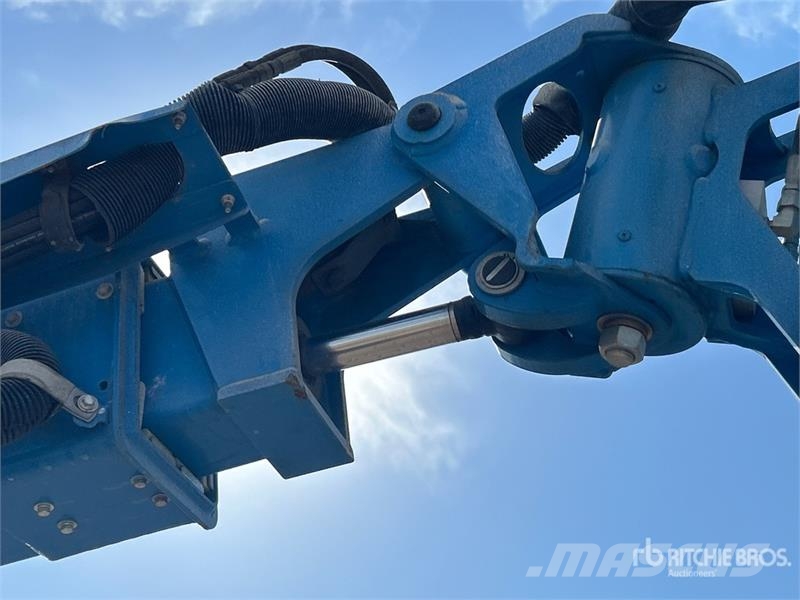 Genie Z-30/20N RJ 2WD Electric Articulating Boom Lift Articulated boom lifts