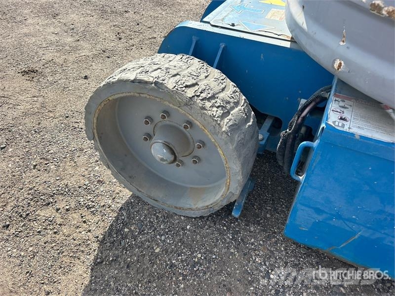 Genie Z-30/20N RJ 2WD Electric Articulating Boom Lift Articulated boom lifts