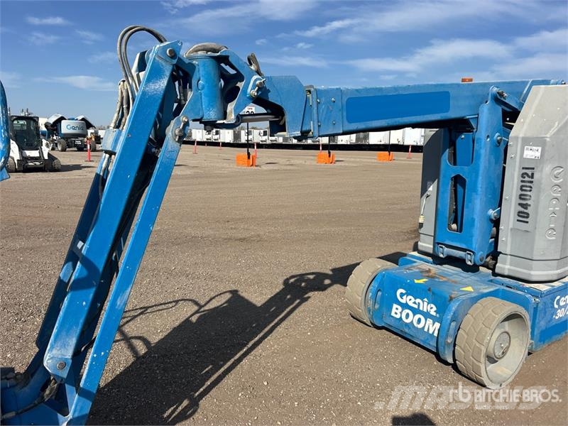 Genie Z-30/20N RJ 2WD Electric Articulating Boom Lift Articulated boom lifts