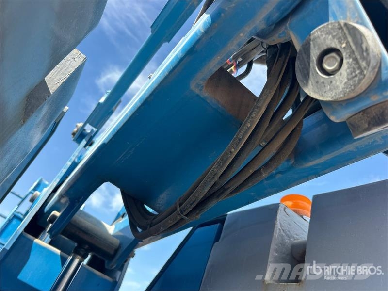 Genie Z-30/20N RJ 2WD Electric Articulating Boom Lift Articulated boom lifts