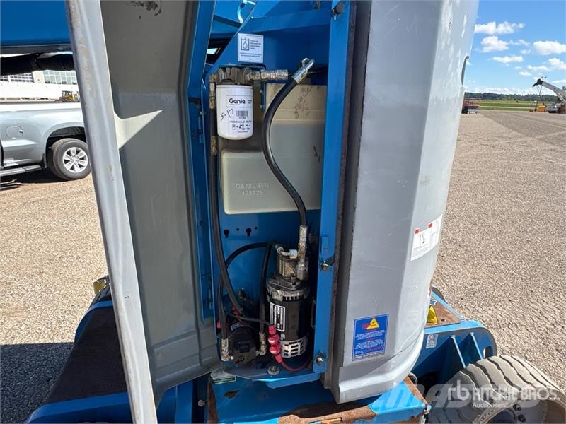 Genie Z-30/20N RJ 2WD Electric Articulating Boom Lift Gelenkteleskoparbeitsbühnen