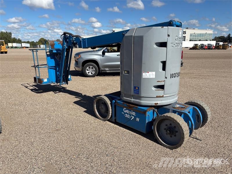Genie Z-30/20N RJ 2WD Electric Articulating Boom Lift Gelenkteleskoparbeitsbühnen