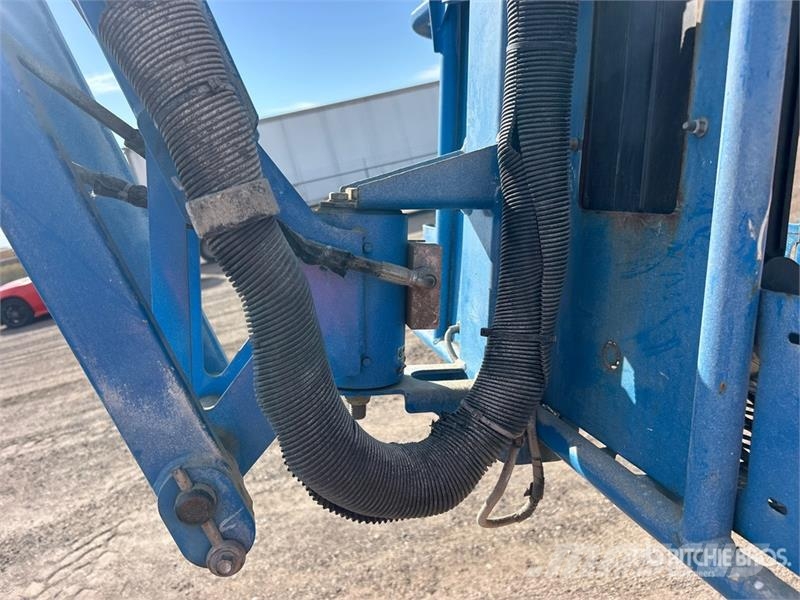 Genie Z-30/20N RJ 2WD Electric Articulating Boom Lift Articulated boom lifts