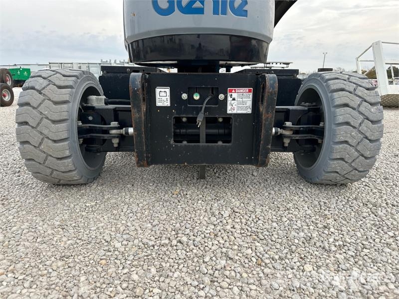 Genie Z-33/18 2WD Electric Articulating Boom Lift Bomlifte med knækarm