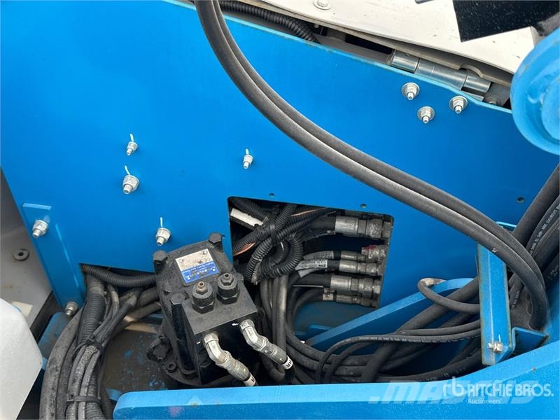 Genie Z-33/18 2WD Electric Articulating Boom Lift Bomlifte med knækarm