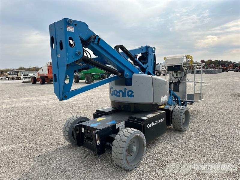 Genie Z-33/18 2WD Electric Articulating Boom Lift Bomlifte med knækarm