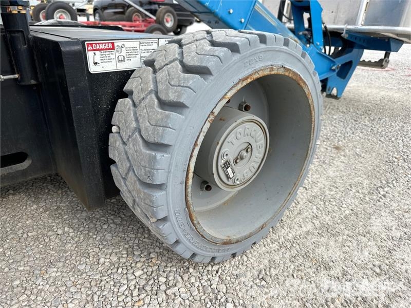 Genie Z-33/18 2WD Electric Articulating Boom Lift Bomlifte med knækarm