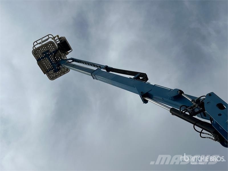 Genie Z-33/18 2WD Electric Articulating Boom Lift Bomlifte med knækarm