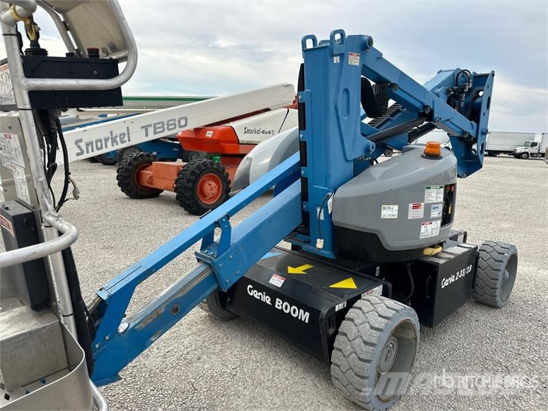 Genie Z-33/18 2WD Electric Articulating Boom Lift Bomlifte med knækarm