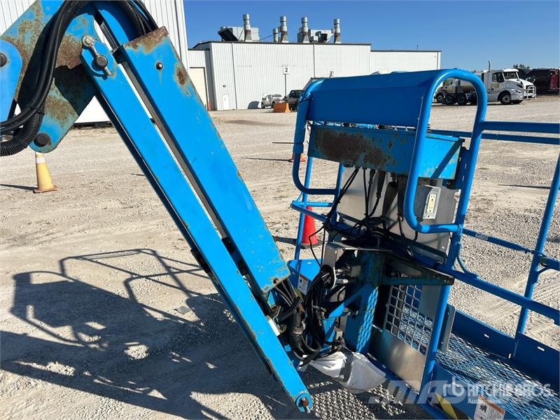 Genie Z-45/25 4WD Dual Fuel Articulating Boom Lift 관절형 전동이동 리프트