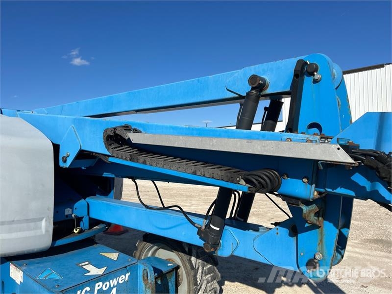 Genie Z-45/25 4WD Dual Fuel Articulating Boom Lift 관절형 전동이동 리프트