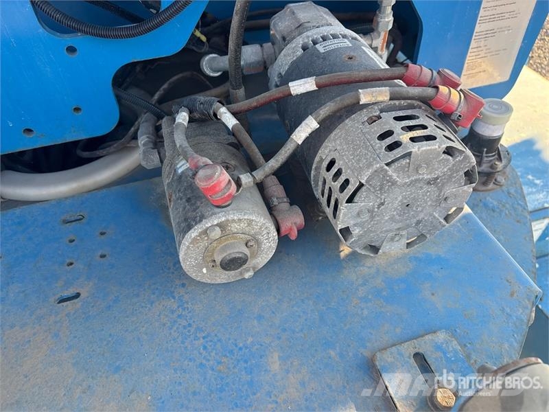 Genie Z-45/25J 2WD Electric Articulating Boom Lift Articulated boom lifts