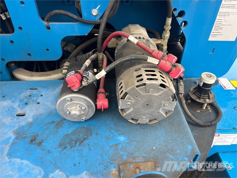 Genie Z-45/25J 2WD Electric Articulating Boom Lift ブームリフト　屈伸型