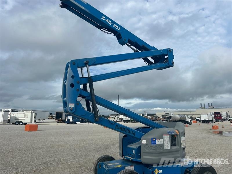 Genie Z-45/25J 2WD Electric Articulating Boom Lift Plataformas elevatórias articuladas