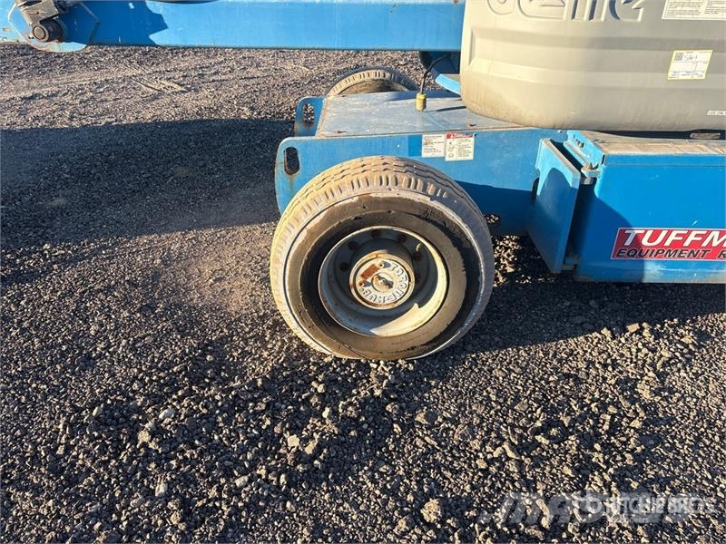 Genie Z-45/25J 2WD Electric Articulating Boom Lift Articulated boom lifts