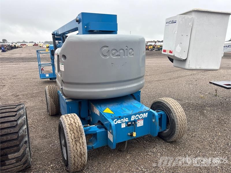 Genie Z-45/25J 2WD Electric Articulating Boom Lift ブームリフト　屈伸型