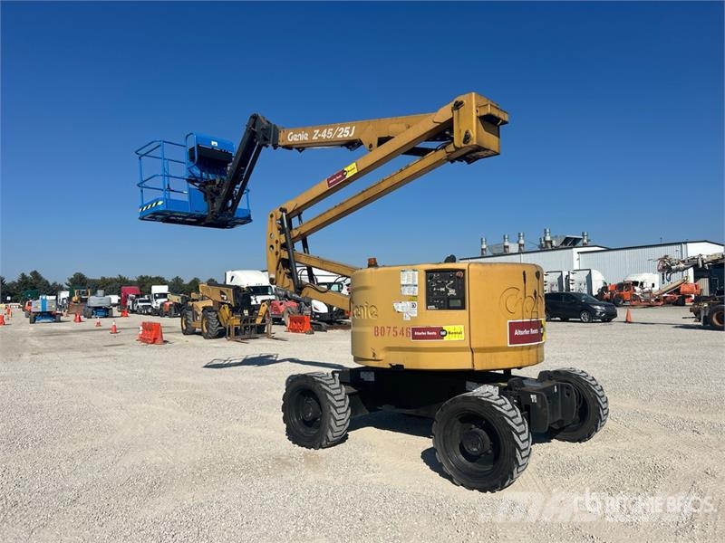 Genie Z-45/25J 4WD Diesel Articulating Boom Lift Articulated boom lifts