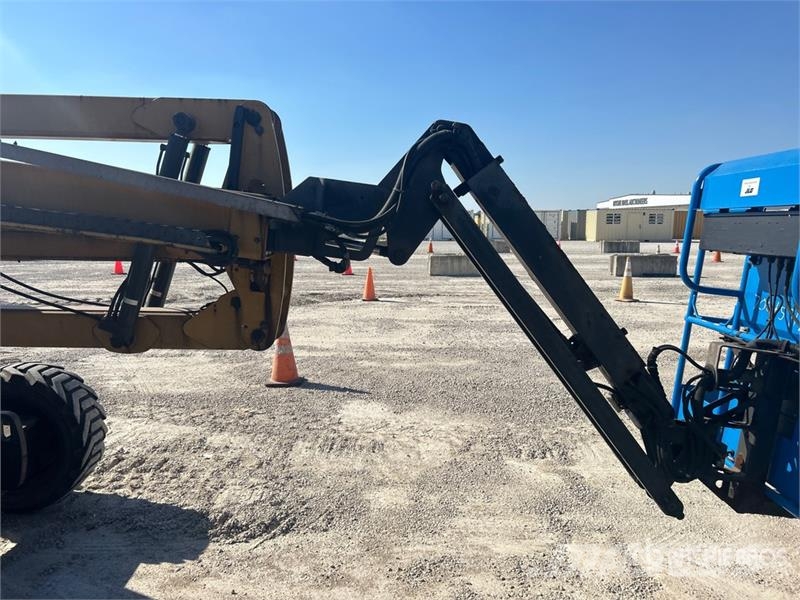 Genie Z-45/25J 4WD Diesel Articulating Boom Lift Articulated boom lifts