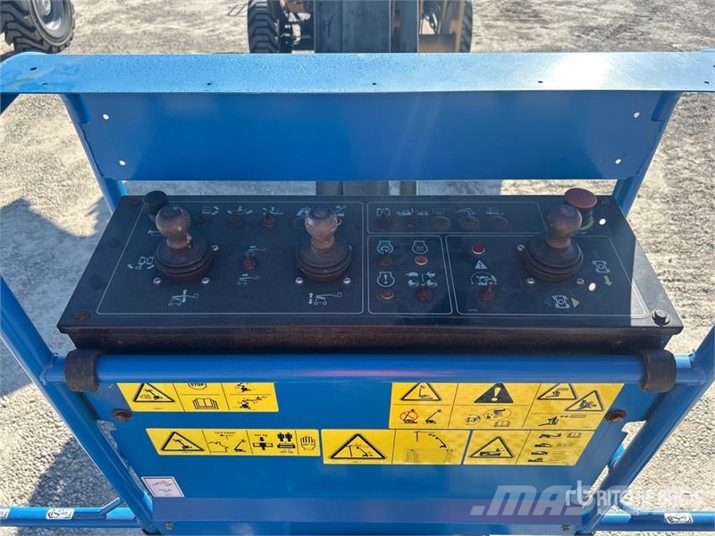 Genie Z-45/25J 4WD Diesel Articulating Boom Lift Articulated boom lifts