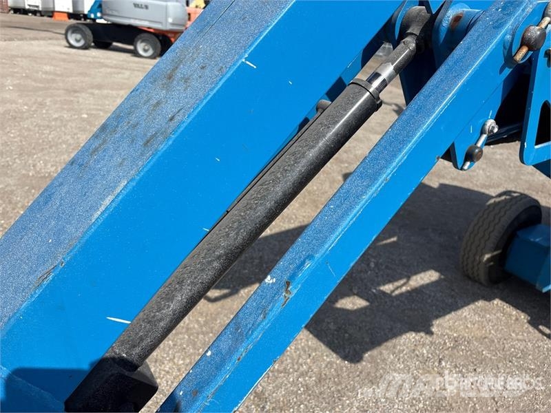 Genie Z-45/25J 4WD Electric Articulating Boom Lift 曲臂高空工作平台