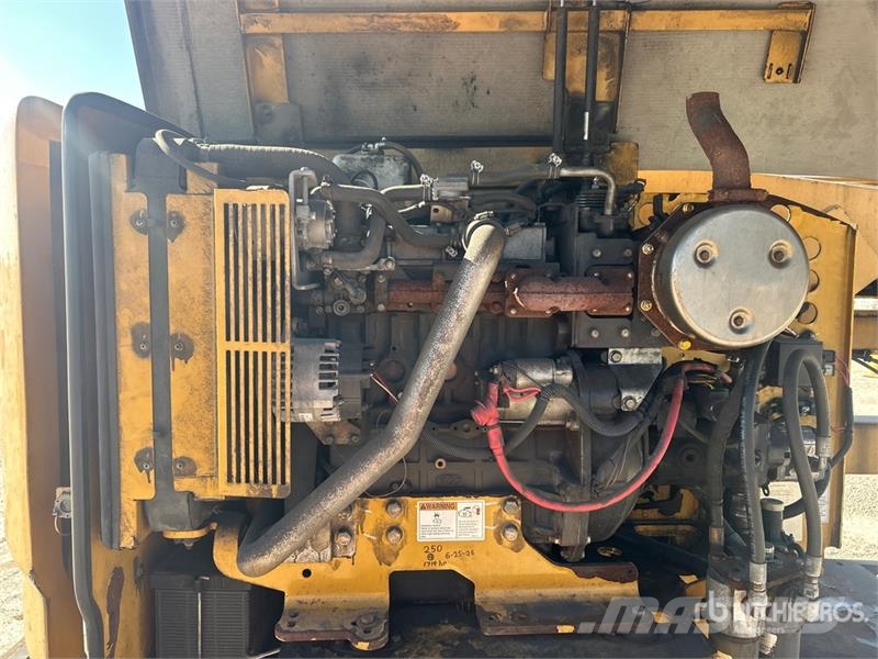 Genie Z-45 IC 4WD Diesel Articulating Boom Lift Kuukulkijat