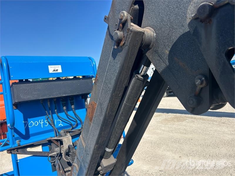 Genie Z-45 IC 4WD Diesel Articulating Boom Lift Kuukulkijat